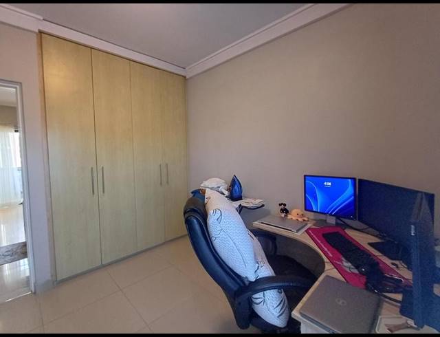 2 BEDROOM APARTMENT FOR SALE IN UMHLANGA RIDGE